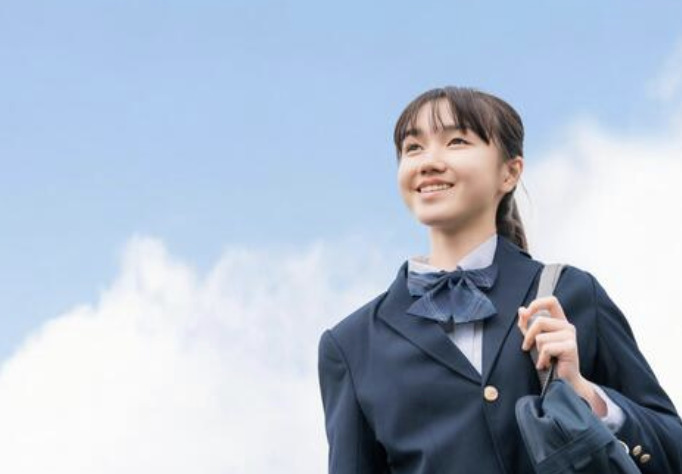 中学生女子